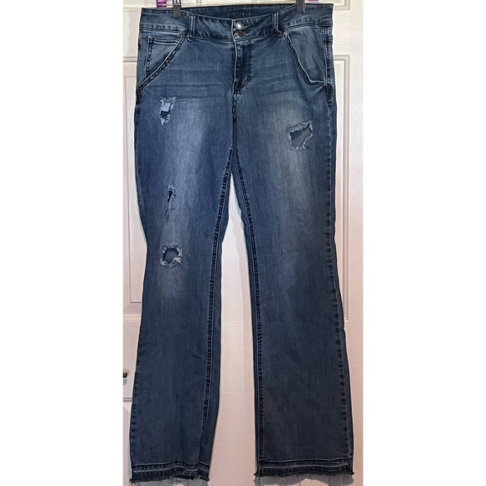 Maurices Women's Ripped Jeans Flared Hems Size 11/12‎ Long 31 1/2" Inseam x 16"